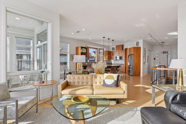 10046 Indigo Drive, Eden Prairie, MN 55347