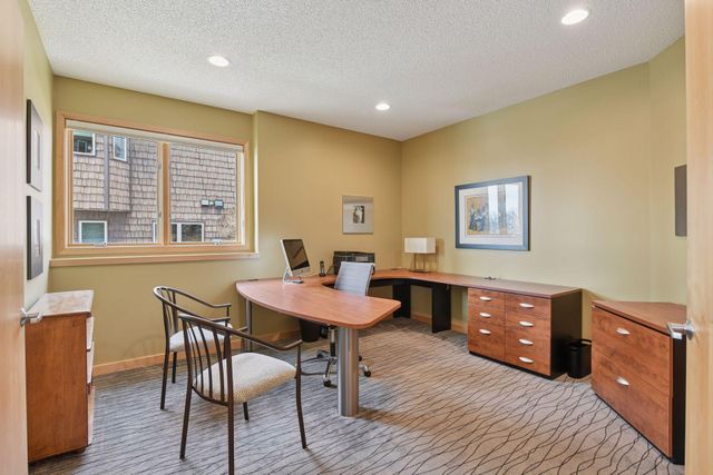 10046 Indigo Drive, Eden Prairie, MN 55347