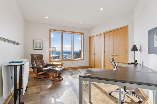 10046 Indigo Drive, Eden Prairie, MN 55347