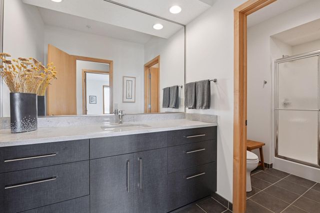 10046 Indigo Drive, Eden Prairie, MN 55347