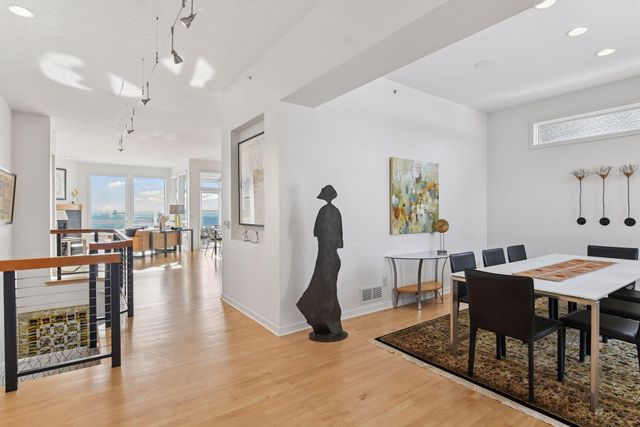 10046 Indigo Drive, Eden Prairie, MN 55347