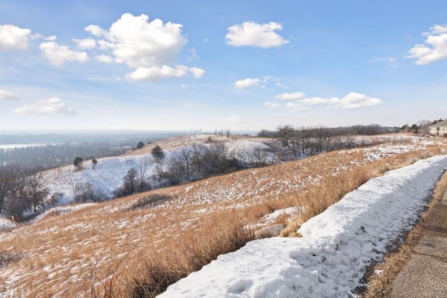 10046 Indigo Drive, Eden Prairie, MN 55347