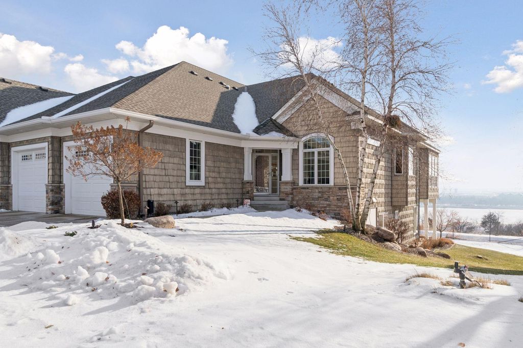 10046 Indigo Drive, Eden Prairie, MN 55347