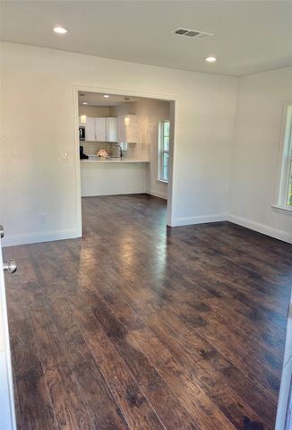 3001 ROSS Avenue, Fort Worth, TX 76106