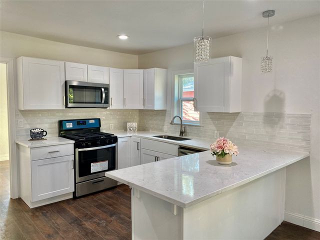 3001 ROSS Avenue, Fort Worth, TX 76106