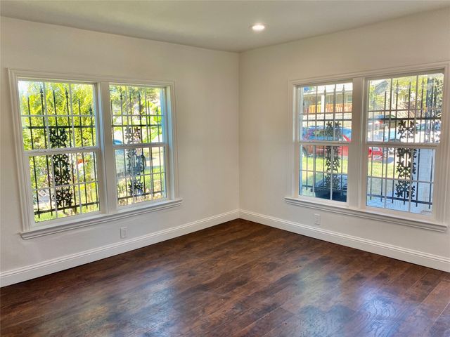 3001 ROSS Avenue, Fort Worth, TX 76106