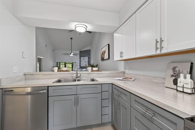 2820 NW 39TH TERRACE, Gainesville, FL 32606