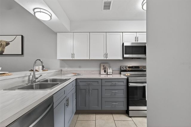 2820 NW 39TH TERRACE, Gainesville, FL 32606