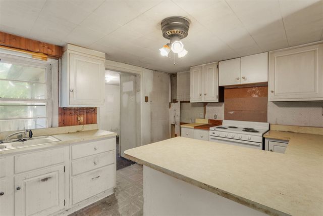 69408 Elkhart Road, Edwardsburg, MI 49112