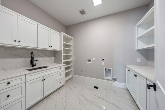 2046 Macarthur Street, Houston, TX 77030