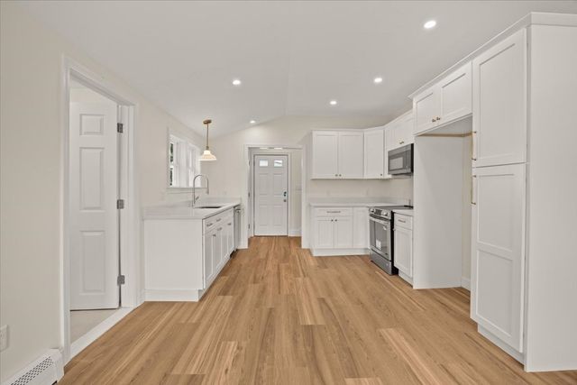 75 Ottawa St, Attleboro, MA 02703