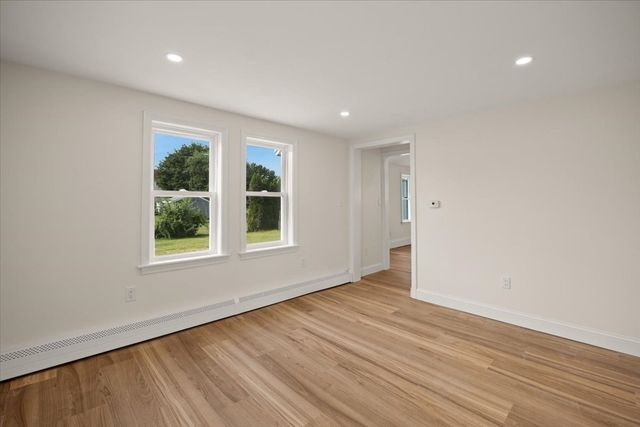 75 Ottawa St, Attleboro, MA 02703