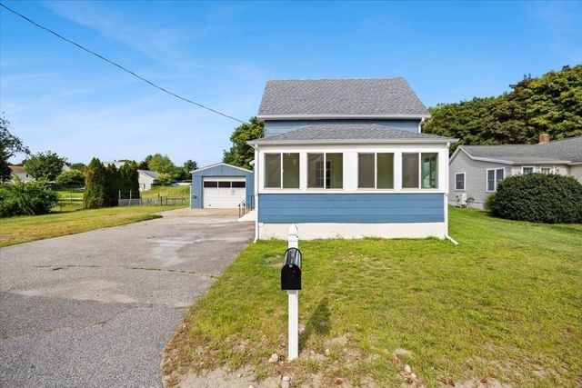 75 Ottawa St, Attleboro, MA 02703