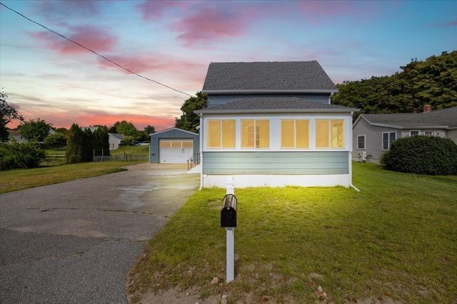 75 Ottawa St, Attleboro, MA 02703