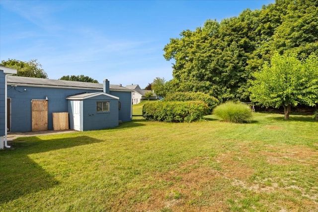 75 Ottawa St, Attleboro, MA 02703