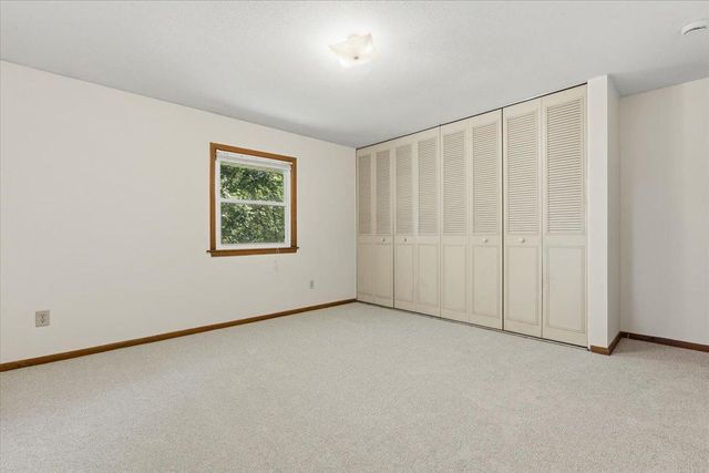 84 Logan Avenue W, West Saint Paul, MN 55118