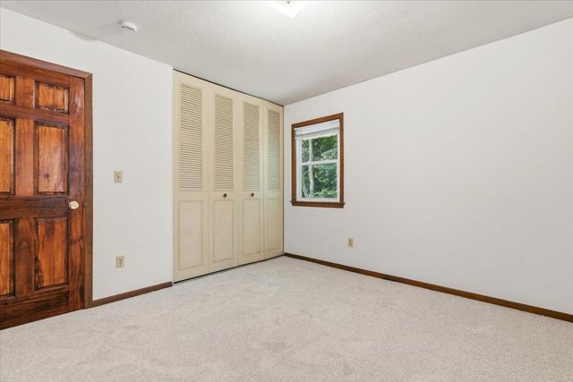 84 Logan Avenue W, West Saint Paul, MN 55118