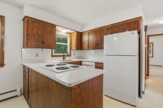 84 Logan Avenue W, West Saint Paul, MN 55118