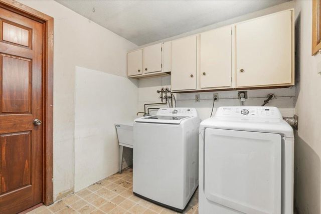 84 Logan Avenue W, West Saint Paul, MN 55118