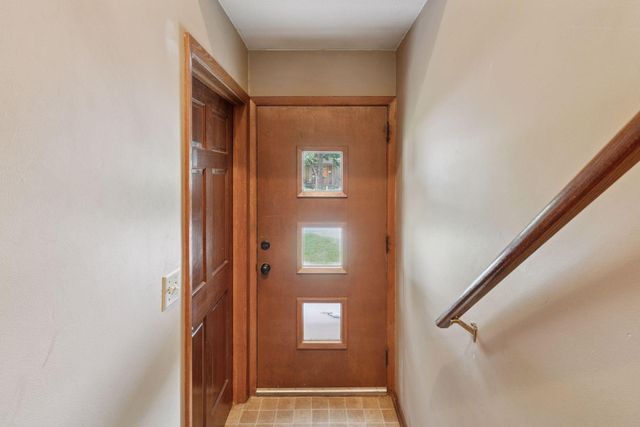 84 Logan Avenue W, West Saint Paul, MN 55118