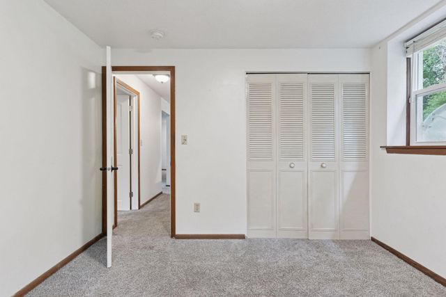 84 Logan Avenue W, West Saint Paul, MN 55118