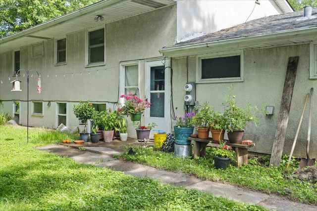 84 Logan Avenue W, West Saint Paul, MN 55118
