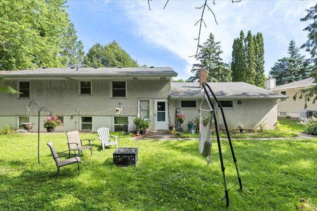 84 Logan Avenue W, West Saint Paul, MN 55118