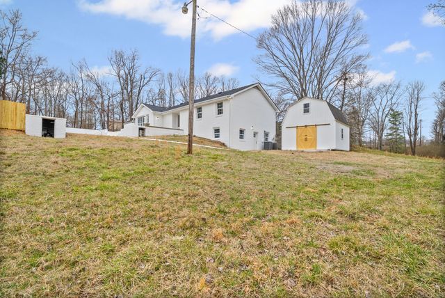 644 Highway 13, Cunningham, TN 37052