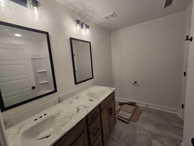 526 N Halfifax Ct, Clarksville, TN 37040