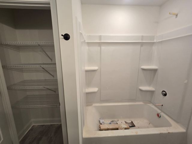 526 N Halfifax Ct, Clarksville, TN 37040