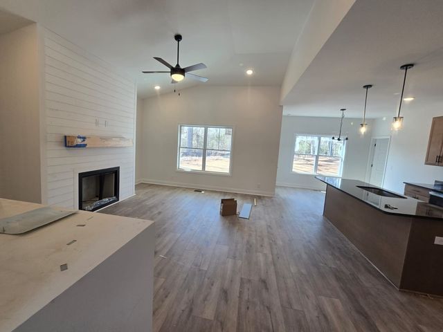 526 N Halfifax Ct, Clarksville, TN 37040