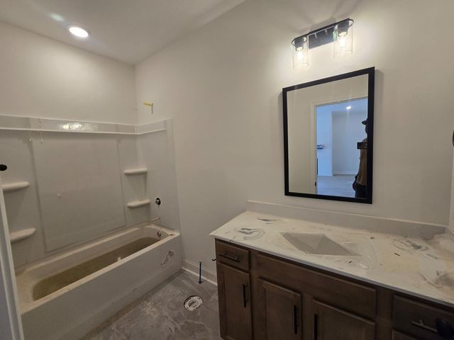 526 N Halfifax Ct, Clarksville, TN 37040