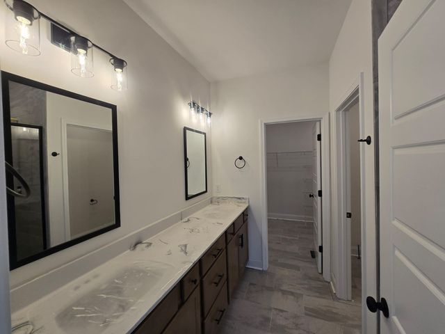 526 N Halfifax Ct, Clarksville, TN 37040