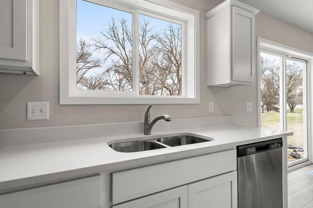 13 Kodiak Court, North Mankato, MN 56003