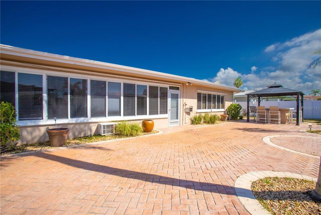 14872 CROWN DRIVE, Largo, FL 33774