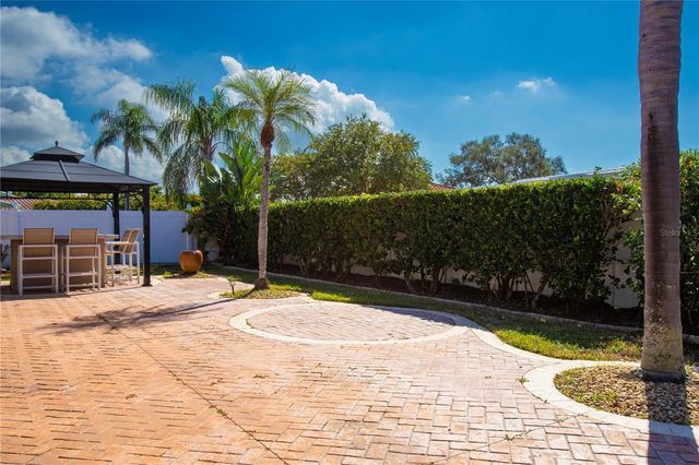 14872 CROWN DRIVE, Largo, FL 33774