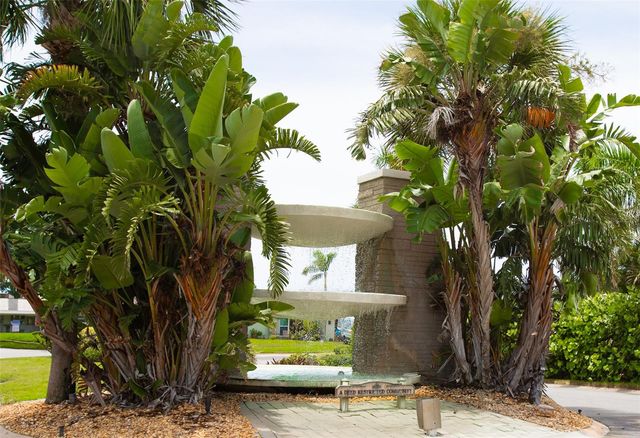 14872 CROWN DRIVE, Largo, FL 33774