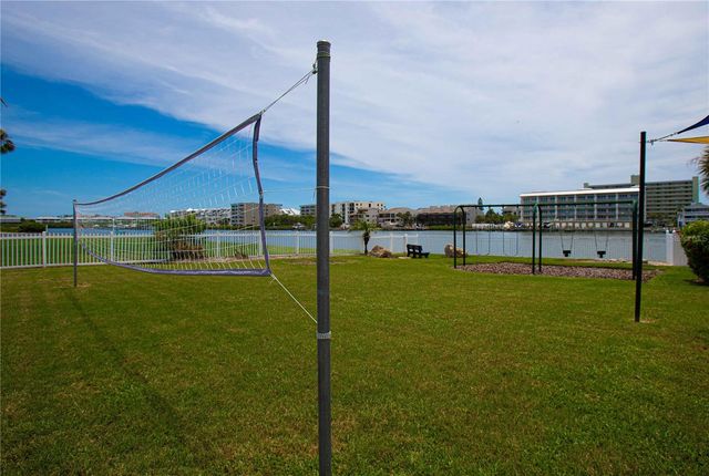 14872 CROWN DRIVE, Largo, FL 33774