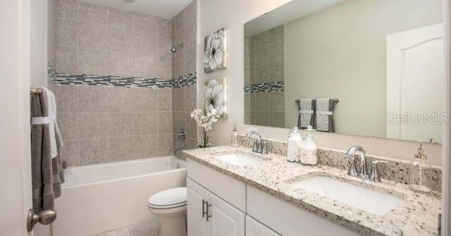704 VILLAGE COURT, Fruitland Park, FL 34731