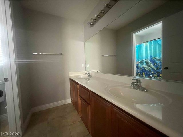 1613 YELLOW TULIP Place n, Henderson, NV 89012