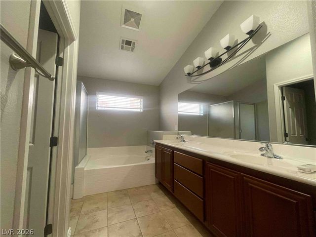 1613 YELLOW TULIP Place n, Henderson, NV 89012