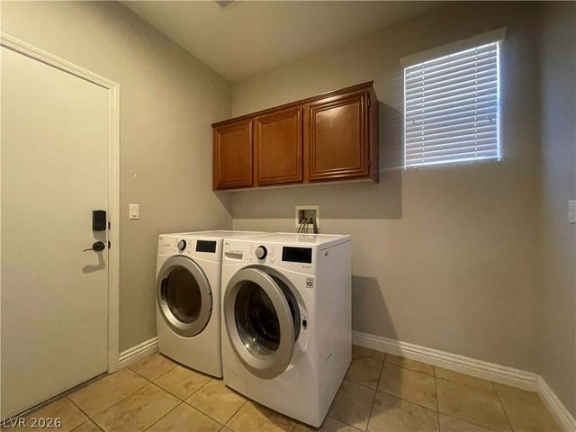 1613 YELLOW TULIP Place n, Henderson, NV 89012