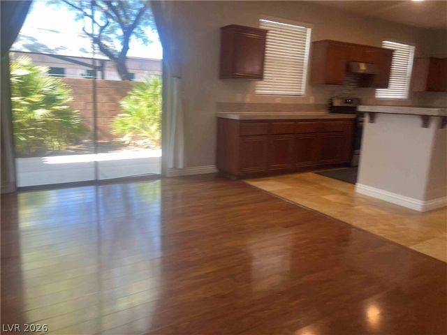 1613 YELLOW TULIP Place n, Henderson, NV 89012
