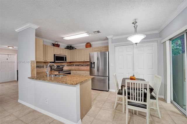 806 NW 208th Way, Pembroke Pines, FL 33029