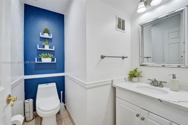 806 NW 208th Way, Pembroke Pines, FL 33029