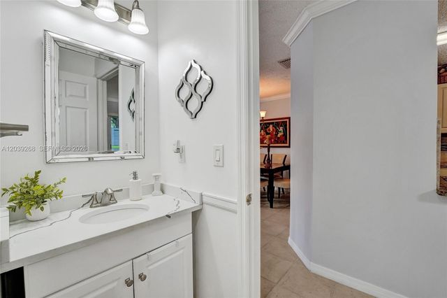 806 NW 208th Way, Pembroke Pines, FL 33029