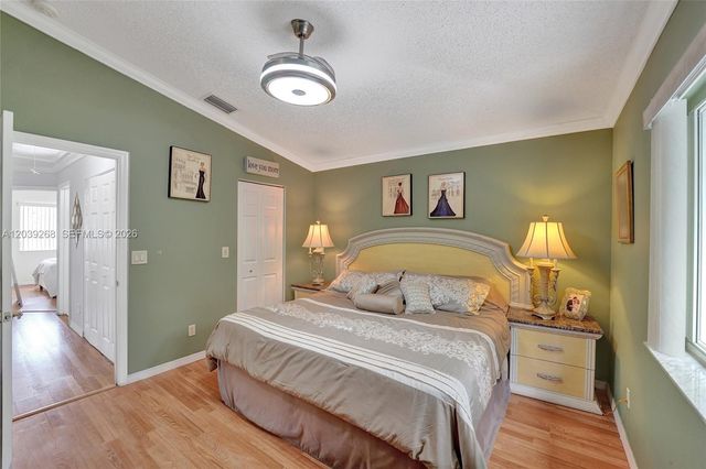 806 NW 208th Way, Pembroke Pines, FL 33029