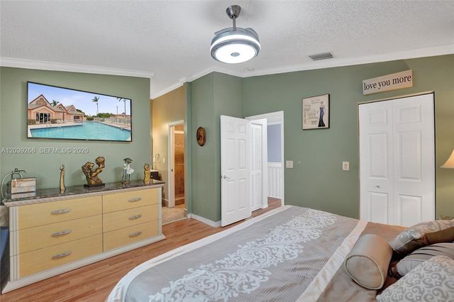 806 NW 208th Way, Pembroke Pines, FL 33029