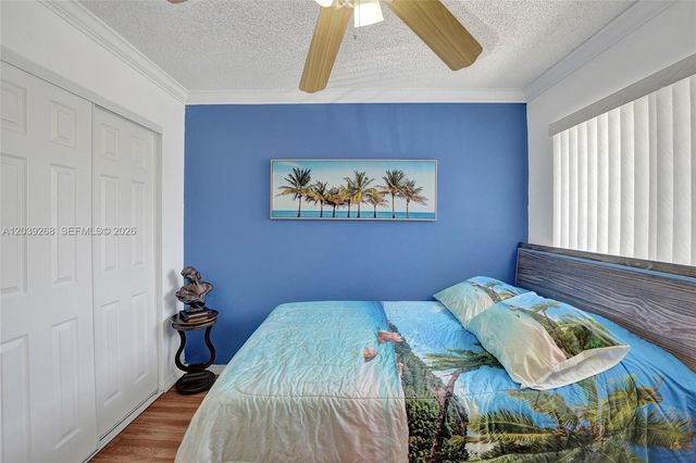 806 NW 208th Way, Pembroke Pines, FL 33029