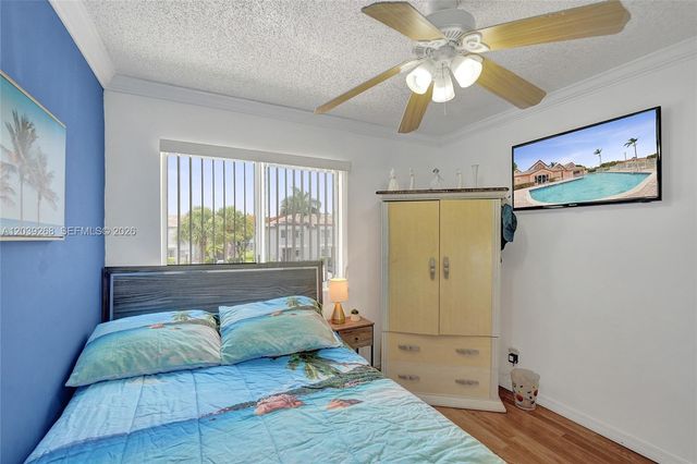 806 NW 208th Way, Pembroke Pines, FL 33029